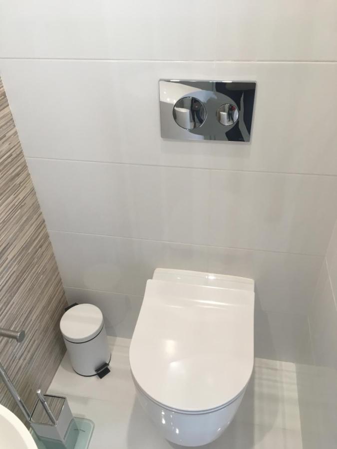 Bedrooms In Modern Guest House อัลมาดา ภายนอก รูปภาพ