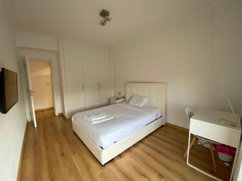 Bedrooms In Modern Guest House อัลมาดา ภายนอก รูปภาพ